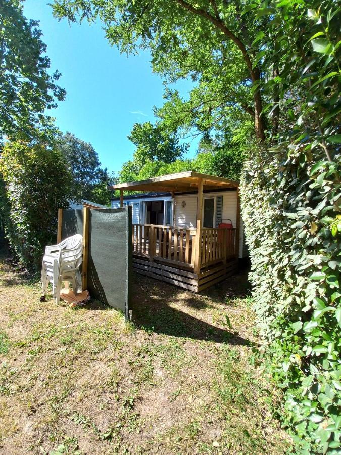 Le Domaine Des Iscles La Roque-d'Antheron Exterior foto
